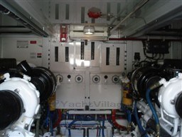 HATTERAS YACHTS - HATTERAS 68 - motors