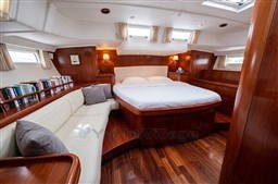 BENETEAU - BENETEAU 57 - interiors