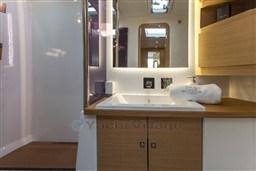 DUFOUR YACHTS - DUFOUR 56 EXCLUSIVE - interiors