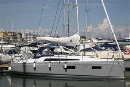 BENETEAU - OCEANIS 34.1 - exteriors