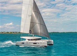LAGOON YACHTS - LAGOON 42 - exteriors