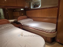 VERSILCRAFT - FALCON 80 - interiors