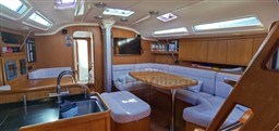 COMAR YACHTS - COMET 45s - interiors