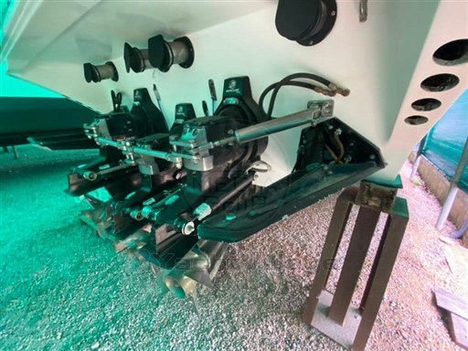 FOUNTAIN POWERBOATS - FOUNTAIN 47 - motors