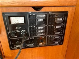 JEANNEAU - SUN ODYSSEY 32.2 - electronic