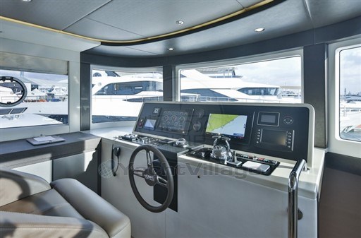 GULF CRAFT - NOMAD 65 SUV - interiors