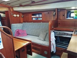 HALLBERG RASSY - HALLBERG RASSY 352 - interiors