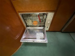 MOCHI CRAFT - MOCHI 47 OPEN - interiors