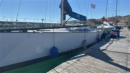 COMAR YACHTS - COMET 45s - interiors