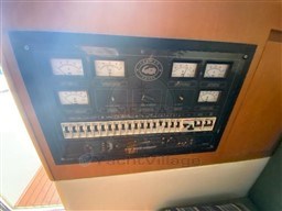 CAYMAN YACHTS - CAYMAN 30 FLY - electronic