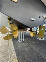 CAYMAN YACHTS - CAYMAN 43 - exteriors