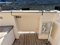 CAYMAN YACHTS - CAYMAN 43 - exteriors