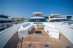 GULF CRAFT - MAJESTY 72 - exteriors