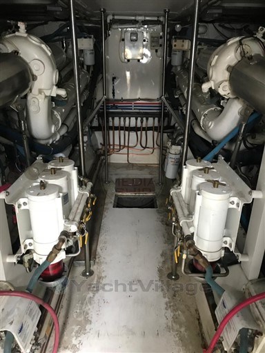 HATTERAS YACHTS - HATTERAS 65 - motors