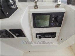 BERTRAM YACHTS - BERTRAM 390 CONVERTIBLE - electronic