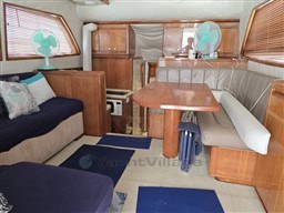 BERTRAM YACHTS - BERTRAM 390 CONVERTIBLE - interiors