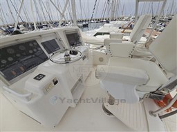 BERTRAM YACHTS - BERTRAM 390 CONVERTIBLE - exteriors