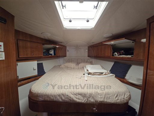 BERTRAM YACHTS - BERTRAM 390 CONVERTIBLE - interiors
