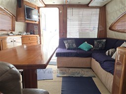 BERTRAM YACHTS - BERTRAM 390 CONVERTIBLE - interiors