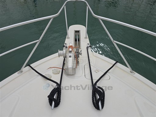 BERTRAM YACHTS - BERTRAM 390 CONVERTIBLE - exteriors