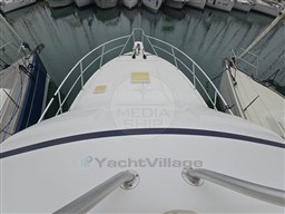 BERTRAM YACHTS - BERTRAM 390 CONVERTIBLE - exteriors