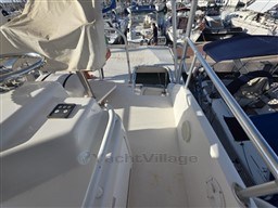 BERTRAM YACHTS - BERTRAM 390 CONVERTIBLE - exteriors