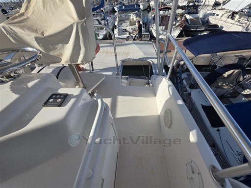 BERTRAM YACHTS - BERTRAM 390 CONVERTIBLE - exteriors