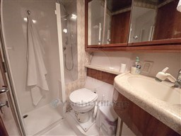 BERTRAM YACHTS - BERTRAM 390 CONVERTIBLE - interiors