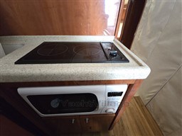 BERTRAM YACHTS - BERTRAM 390 CONVERTIBLE - interiors