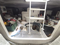 BERTRAM YACHTS - BERTRAM 390 CONVERTIBLE - motors