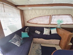 BERTRAM YACHTS - BERTRAM 390 CONVERTIBLE - interiors