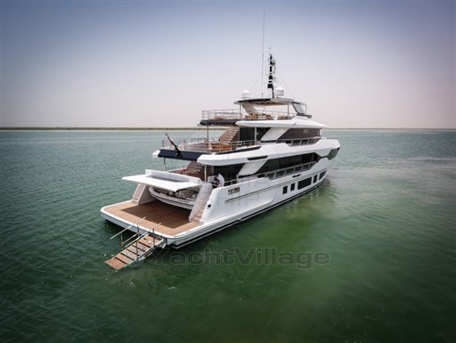 GULF CRAFT - MAJESTY 120 - exteriors