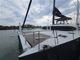 C.N.CATAMARAN CENTER - NYX 565 - exteriors