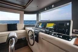 GULF CRAFT - NOMAD 75 SUV - interiors