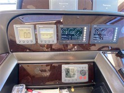 SUNSEEKER - SUNSEEKER 64 PREDATOR - electronic