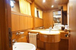 CANTIERI NAVALI DEL TIGULLIO - CASTAGNOLA YACHT - CASTAGNOLA 26 - interiors