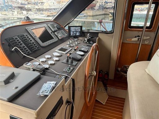 RIVIERA YACHT - ALASKA 50 - electronic