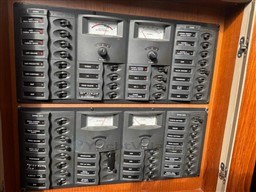 RIVIERA YACHT - ALASKA 50 - electronic