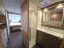FOUNTAINE PAJOT - SABA 50 - interiors