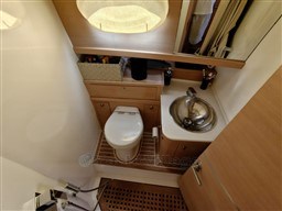 WAYYACHTS - WAKE 46 - interiors