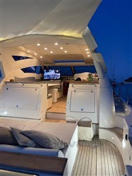 CAYMAN YACHTS - CAYMAN 54 - interiors