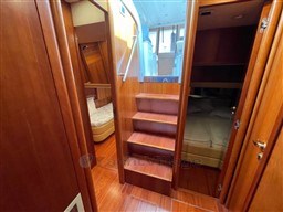 CAYMAN YACHTS - CAYMAN 54 - interiors