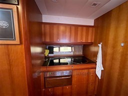 CAYMAN YACHTS - CAYMAN 54 - interiors