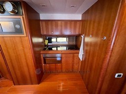 CAYMAN YACHTS - CAYMAN 54 - interiors