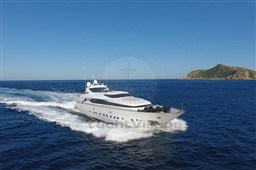 FIPA - MAIORA 31 DP FLY - exteriors