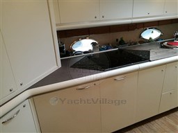 SUNSEEKER - PREDATOR 68 - interiors