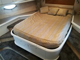 SUNSEEKER - PREDATOR 68 - interiors