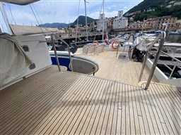 VZ - EXPLORER 76 - exteriors