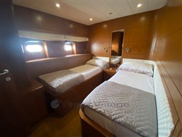 VZ - EXPLORER 76 - interiors