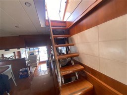 VZ - EXPLORER 76 - interiors